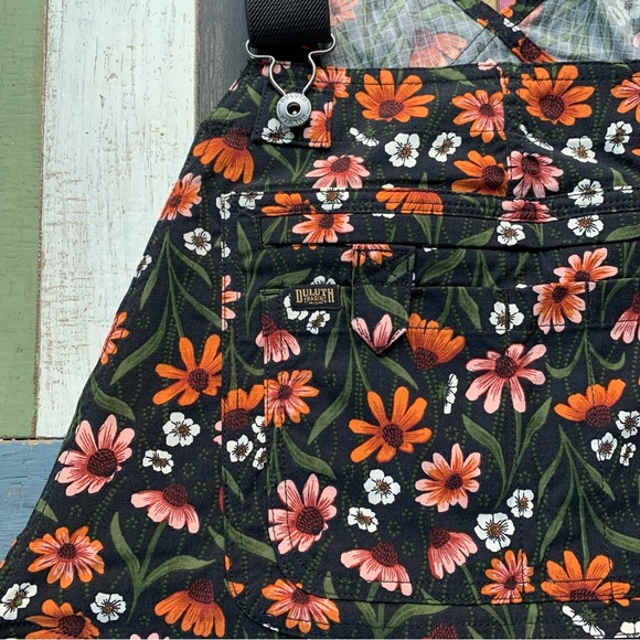 NWT Duluth 1X x31L  Heirloom Gardening Bib Overalls Black Cornflowers Farm Bibs - Picture 5 of 9